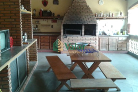 Casa com 4 dormitórios
