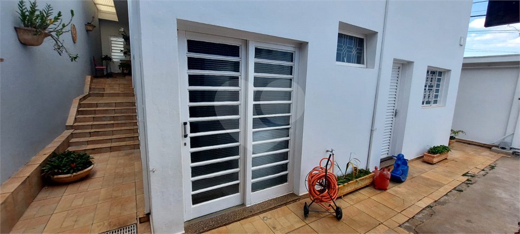 Casa à venda com 5 quartos, sendo 1 suíte, em Jardim Santa Paula, São Carlos, SP