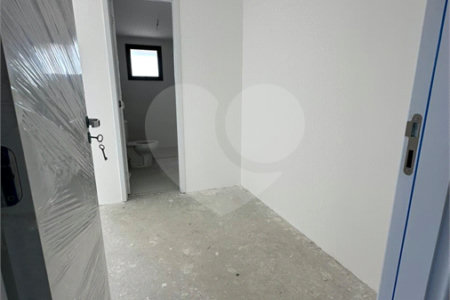 Apartamento com 125m², 3 dormitórios, sendo 3 suítes, 2 vagas, à venda na Moóca.