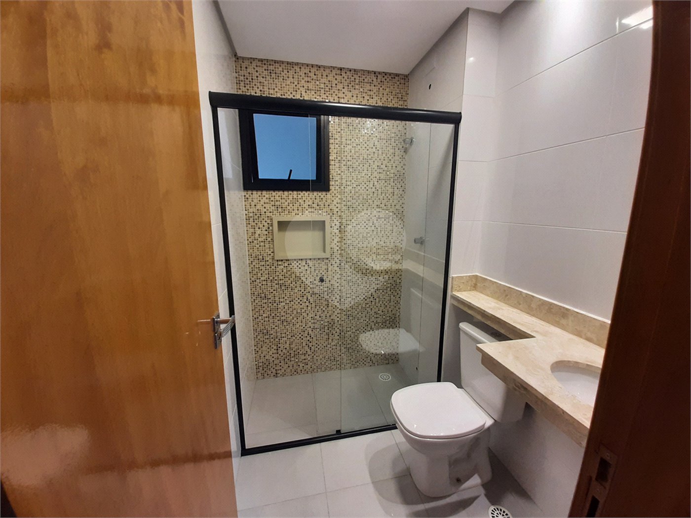 Apartamento com 37m2, 2 quartos, banheiro, sala, cozinha, quintal e SEM vaga de garagem