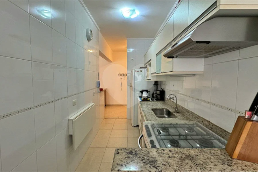 Apartamento à venda com 3 quartos, sendo 1 suíte, em Riviera de São Lourenço, Bertioga, SP