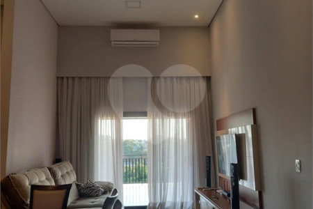 Sobrado à venda com 5 quartos, sendo 3 suítes, em Residencial Jatobás, Louveira, SP