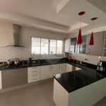 Casa com 367m², 3 dormitórios, 9 vagas, à venda na Vila Santa Teresa - Sto André.