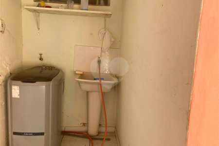 Vende-se excelente casa próxima ao Centro
