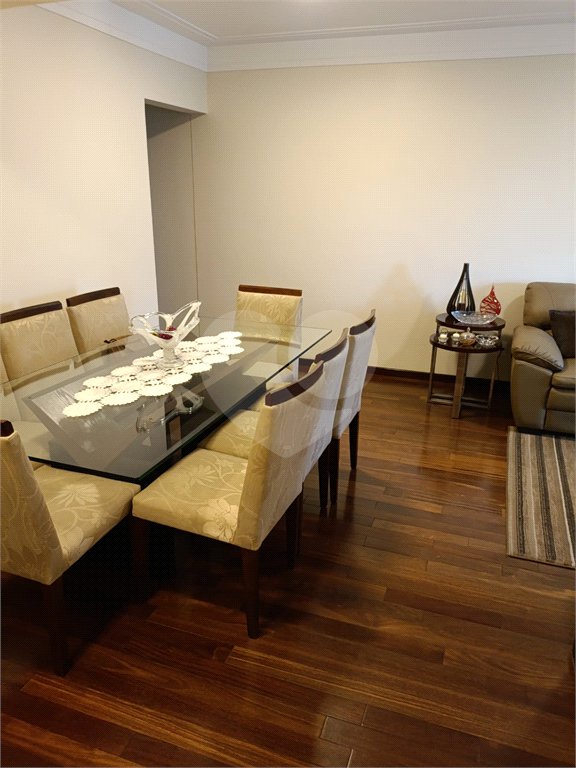 Apartamento na Região da Mooca. Excelente Localização com 3 Dormitórios sendo 1 Suíte e 2 Vagas de Garagem