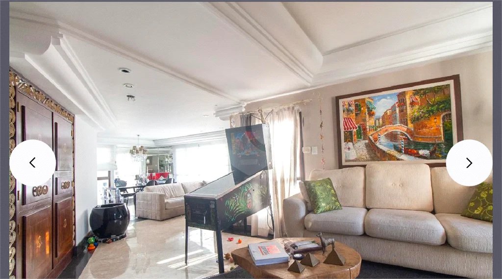 Apartamento de 200m² com 3 dormitórios, 2 suítes e 3 vagas em condomínio 1 por andar.