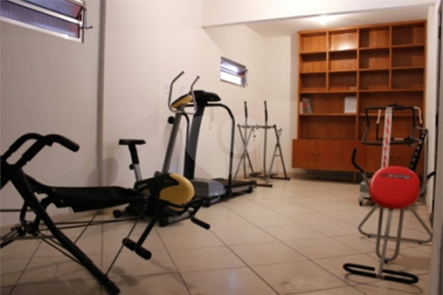 Apartamento 03 Dorm 02 Banheiros 01 Vaga na Saúde para Venda.