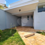 Casa à venda com 3 dormitórios, sendo 1 suite e ampla área de lazer no Jardim Brasil