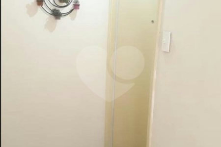 STUDIO COM 31,78 m2, REFORMADO EM SANTA CECÍLIA