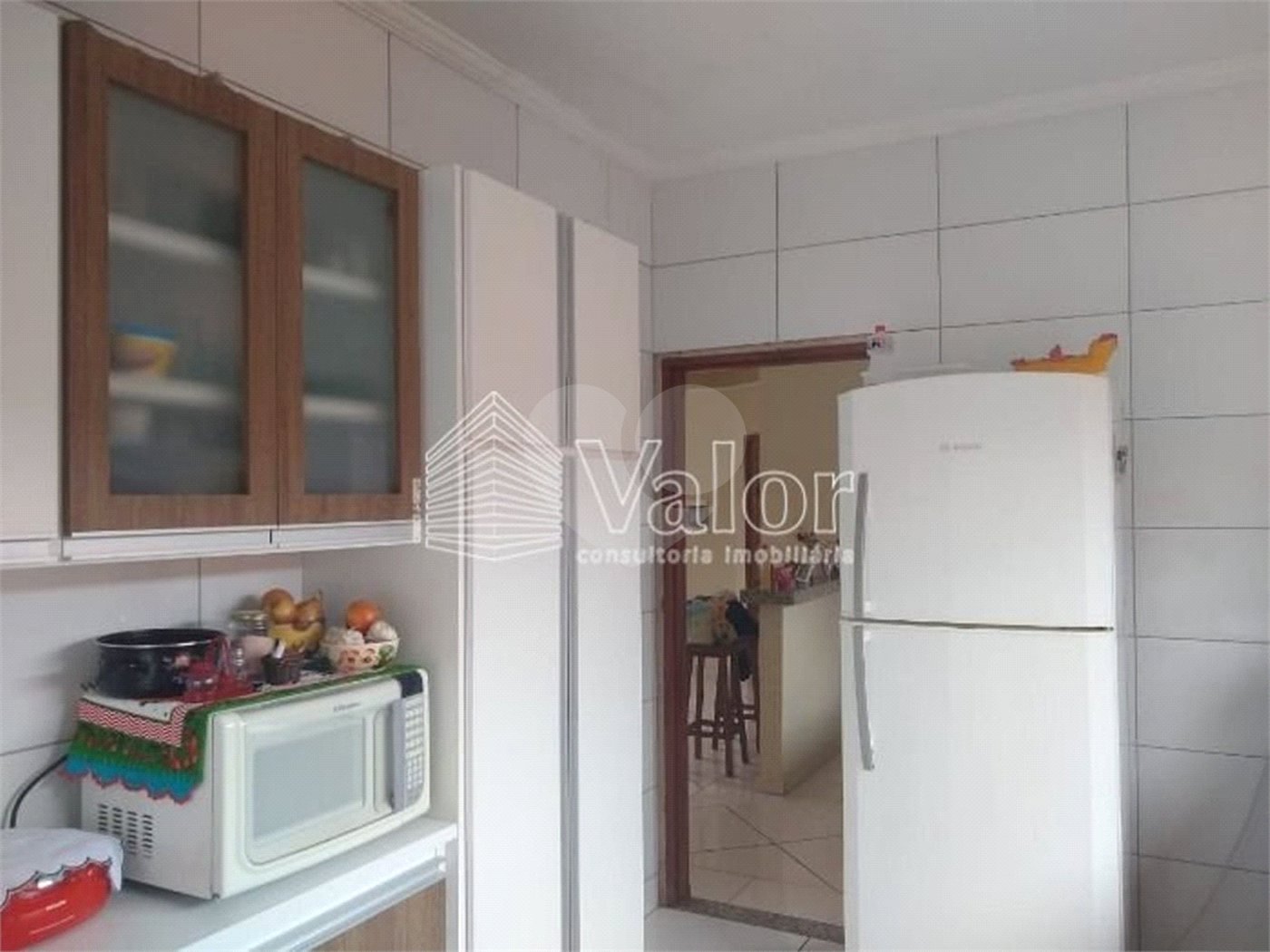 Casa Térrea com 3 dormitórios, sendo 1 suíte.