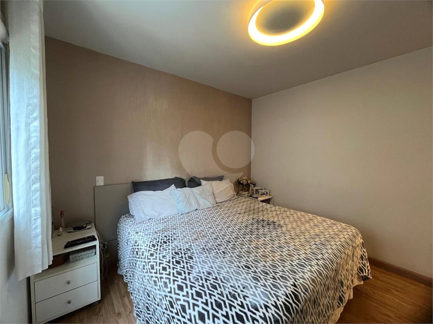 Apartamento á venda com 200m² - Bosque da Saúde