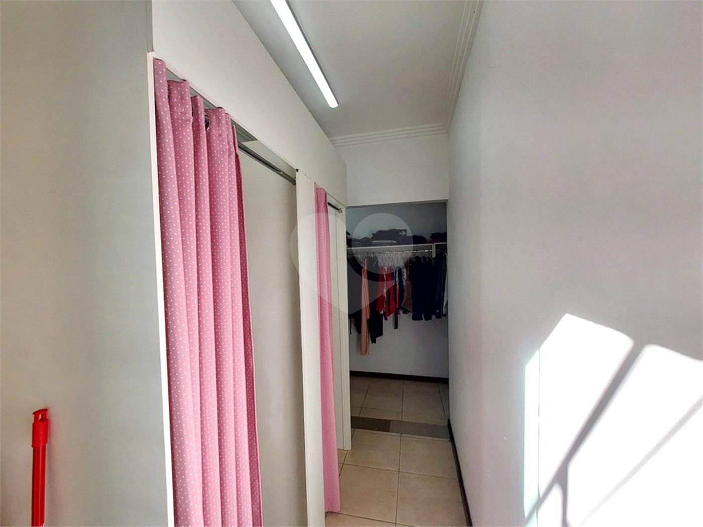 Casa residencial com ponto comercial a venda no Centro