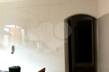 Sobrado com 234m², 3 dormitórios, sendo 1 suíte, 2 vagas, à venda na Vila Ema.