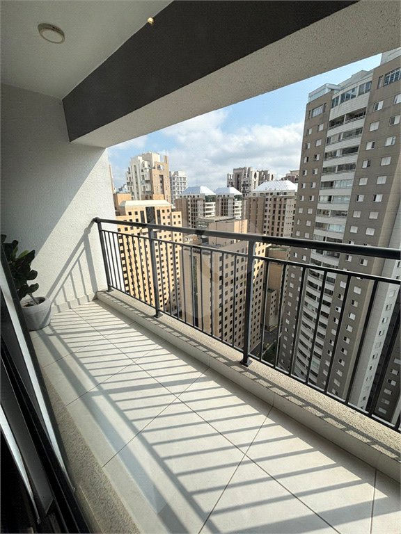 Studio mobiliado em andar alto com lazer completo em Indianópolis