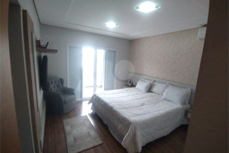 MARAVILHOSA CASA NO URBANOVA QUE REUNE CONFORTO E SOFISTICAÇÃO, 262m² - 4 SUITES e 4 Vagas.