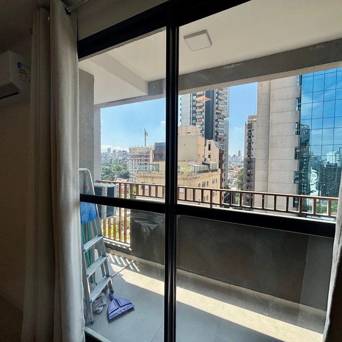Studio novo e mobiliado para locação 26m² em Pinheiros – próximo ao metrô Faria Lima!