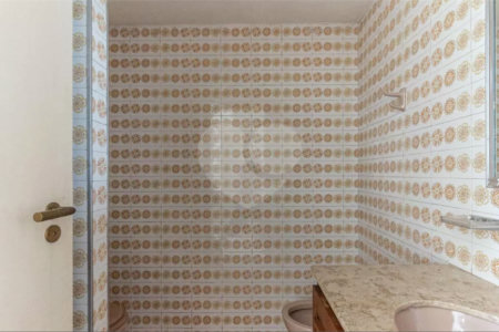 Este elegante apartamento em Higienópolis oferece 224m² de área muito bem distribuída, perfeito para quem valoriza conforto