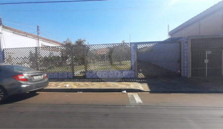 Casa à venda com 3 quartos, sendo 1 suíte,  em Vila Prado, São Carlos, SP