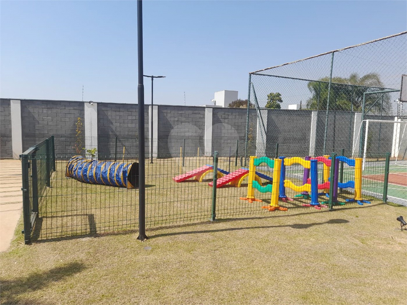Terreno à venda no condomínio Monte das Araucárias