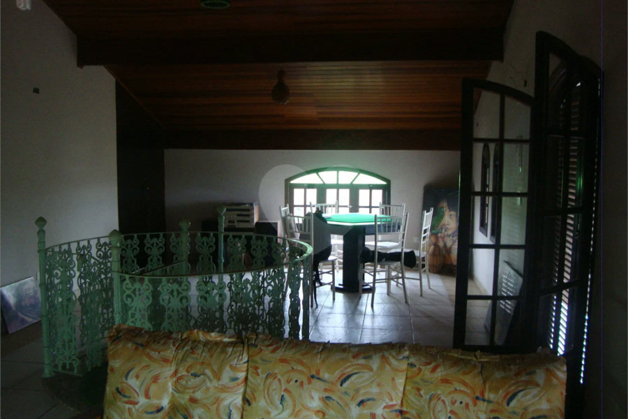 Chácara à venda com 5 quartos, sendo 2 suítes, em Jardim Arujá, Arujá, SP
