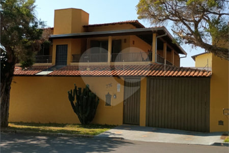 Sobrado com 3 quartos à venda com área gourmet completa e 5 vagas de garagem – Santa Marta - São Carlos/SP