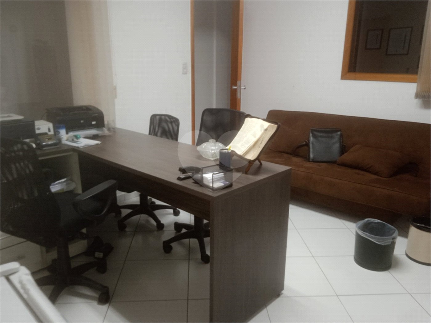 Sala comercial de 130m² Mobiliada com internet e central telefônica, Vila Thays, Atibaia