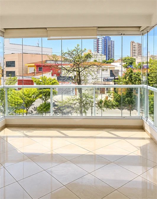 Apartamento de 130 m² no Jardim do Mar, com 3 suítes, 4 banheiros, varanda gourmet, 2 vagas e condomínio completo com piscina aquecida e lazer.