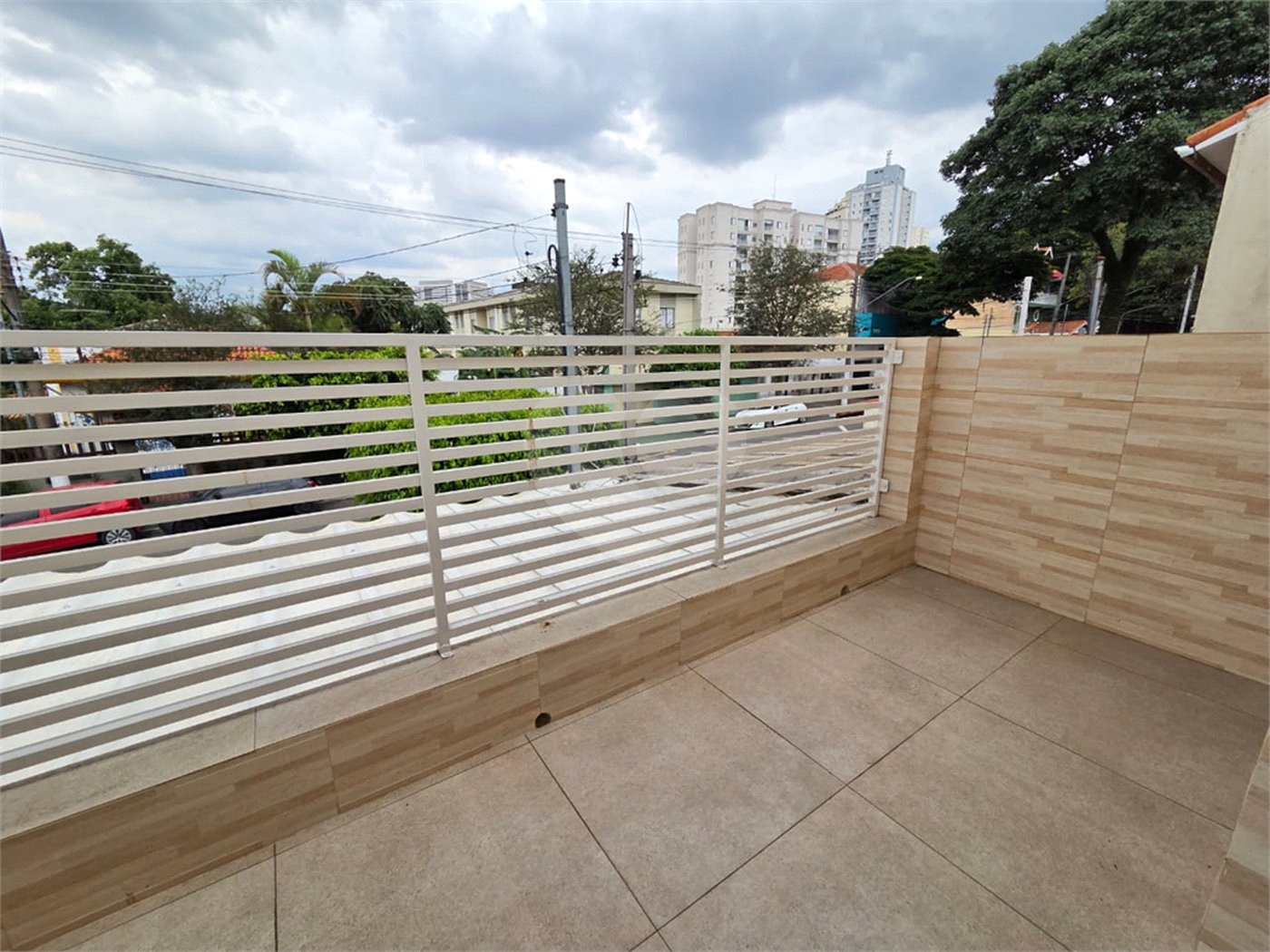 Sobrado Reformado 3 Dorms sendo 1 Suíte e 2 Vagas