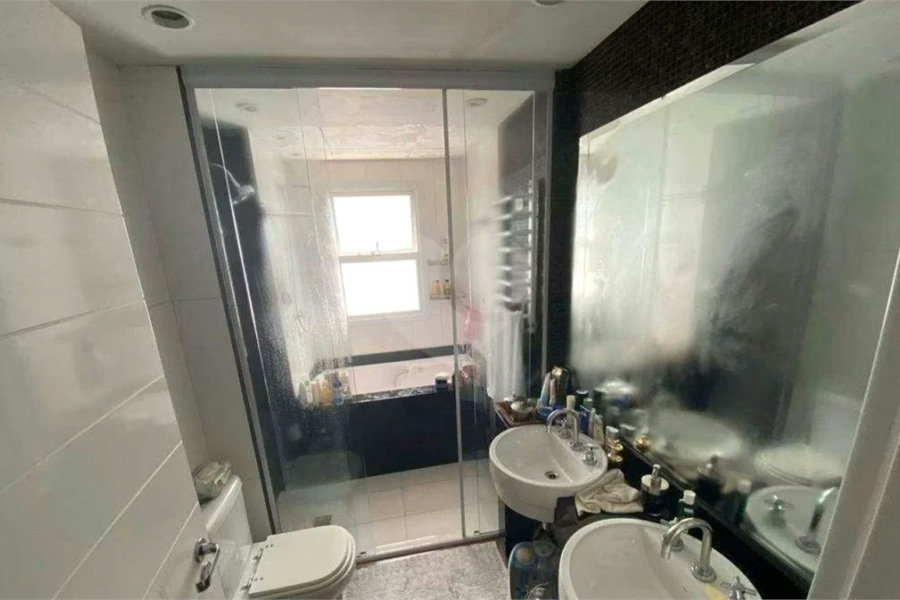 Apartamento lindíssimo com acabamento de qualidade e 04 suítes.
