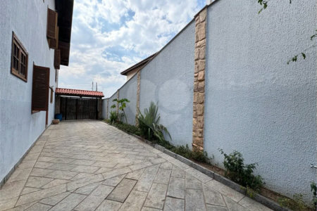Casa a Venda no Condomínio Vista Alegre - Sede em Vinhedo/SP