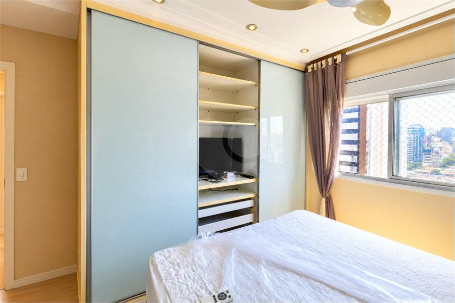 Vila Olímpia - | 128 m² | 3 Suítes | 4 Vagas - Condomínio Clube