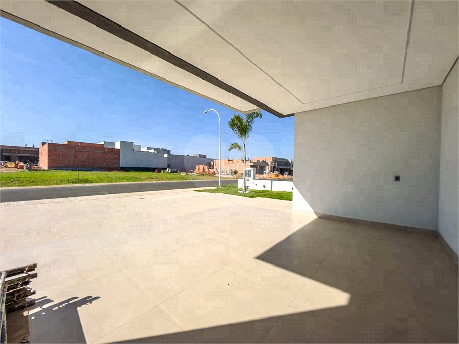 CASA Á VENDA JARDIM RESIDENCIAL DONA MARIA CANDIDA 3 SUÍTES 4 VAGAS DE GARAGEM