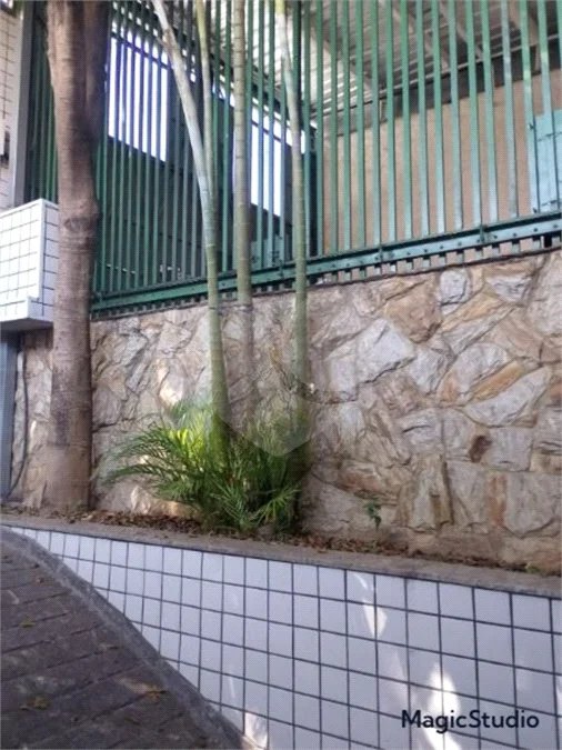 Casa com 400m², 2 dormitórios, 2 vagas de garagem, à venda na Vila Matilde.
