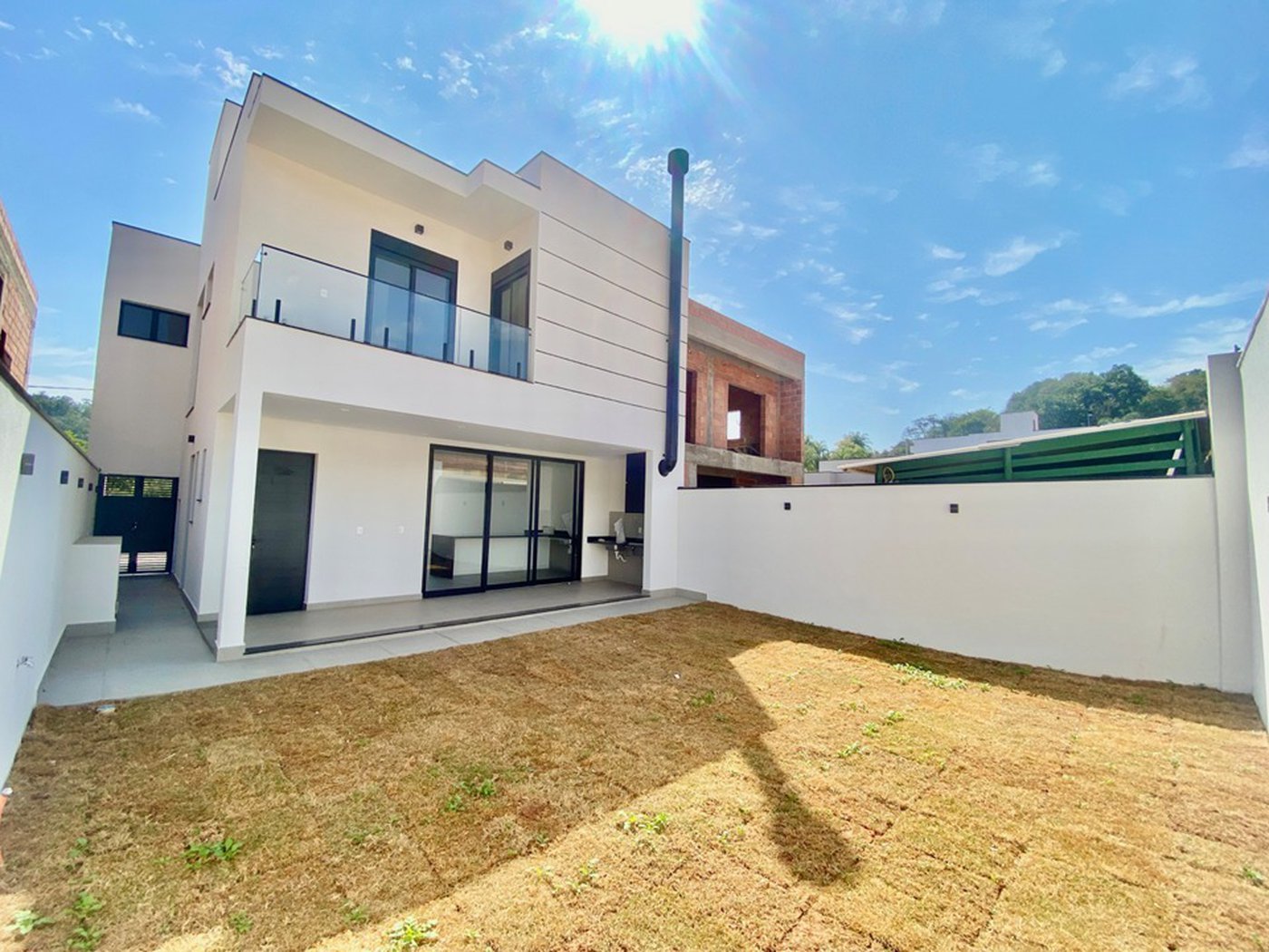 Casa à venda com 3 quartos, sendo 3 suítes, no condomínio Vila Giardino, Jundiaí - SP