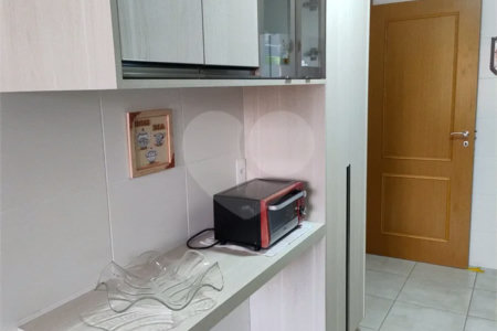 Apartamento em Atibaia com 2 dormitórios (1 suíte), 2 vagas de garagem, elevador, salão de festas, excelente localização