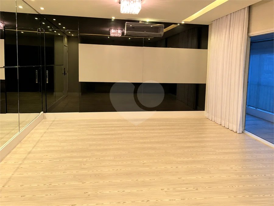 Apartamento à venda no Condomínio Family Garden, Chácara Inglesa, SBC, com 127 m², 3 suítes, varanda gourmet com churrasqueira a carvão, móveis planejados, ar-condicionado, 2 vagas cobertas e lazer completo.