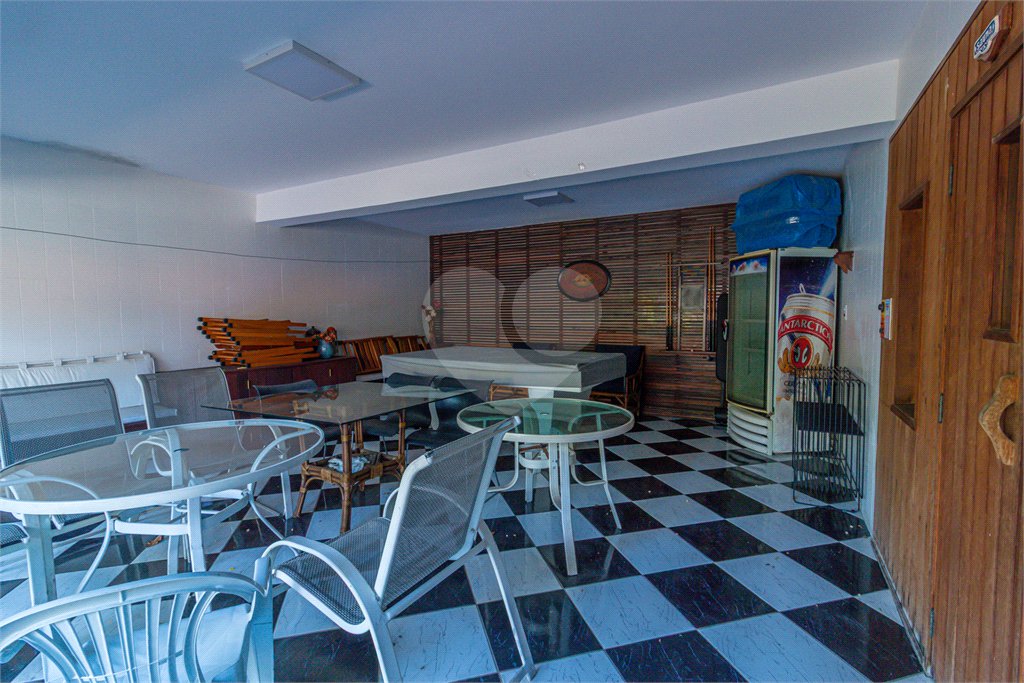 Casa à venda com 3 suítes em Chácara Monte Alegre, São Paulo, SP