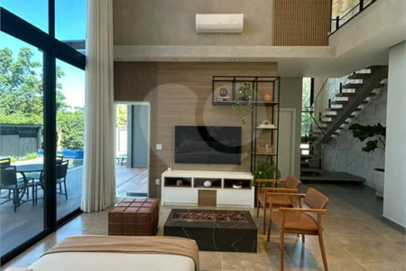 Belíssima Casa à venda com 453m², 4 suítes e 5 vagas de garagem em Atibaia!!!!