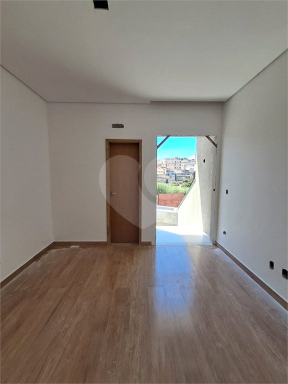 Sobrado Novo com 2 suítes e 2 vagas - Penha