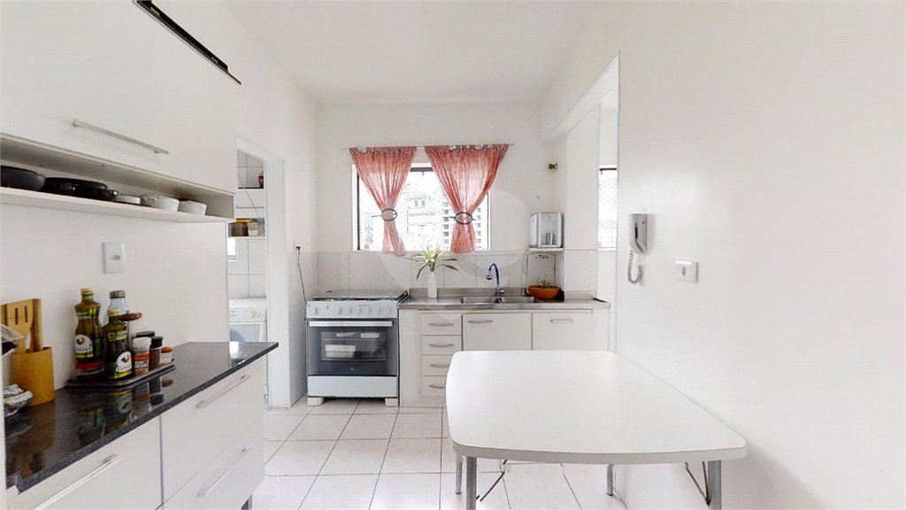Apartemento com dois dormitórios na Bela Vista.