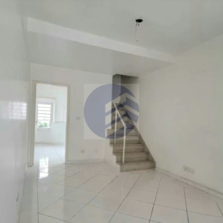 Casa à venda com 2 quartos em Jardim Rizzo, São Paulo - SP