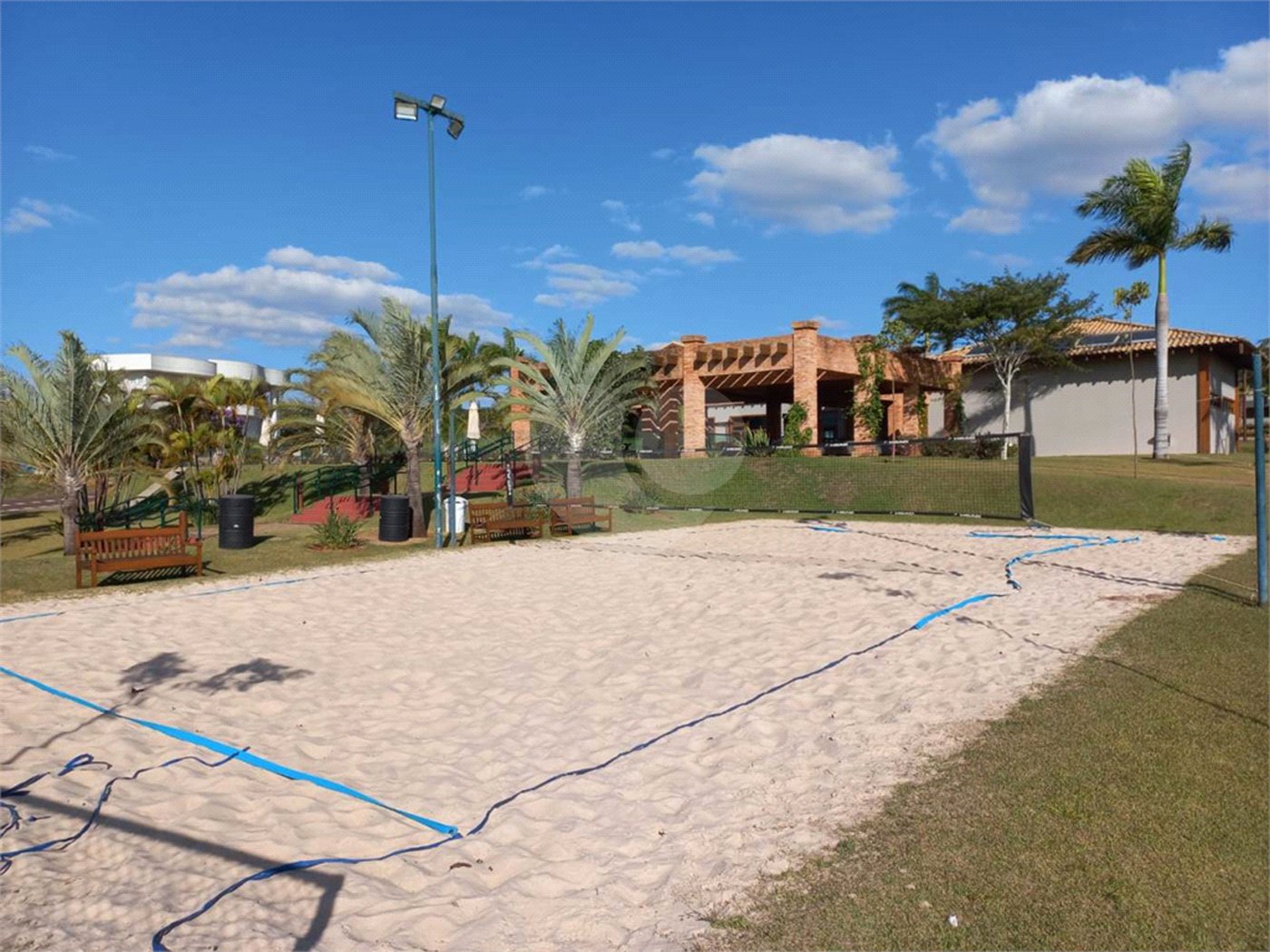 Terreno no Condomínio Damha Golf.