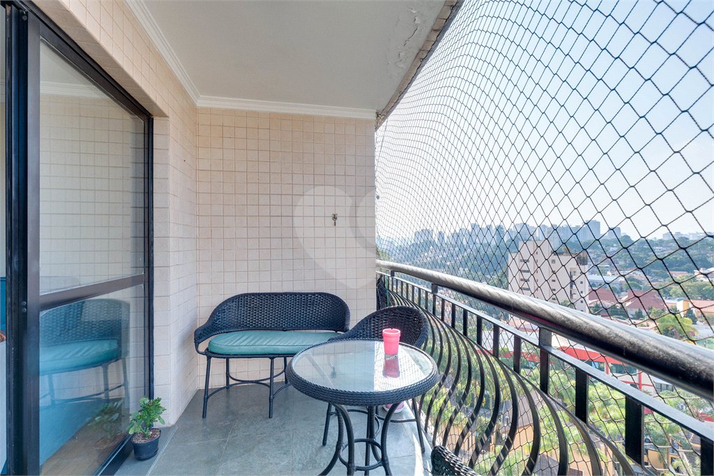 Apartamento Alto da Boa Vista em Condominio Clube