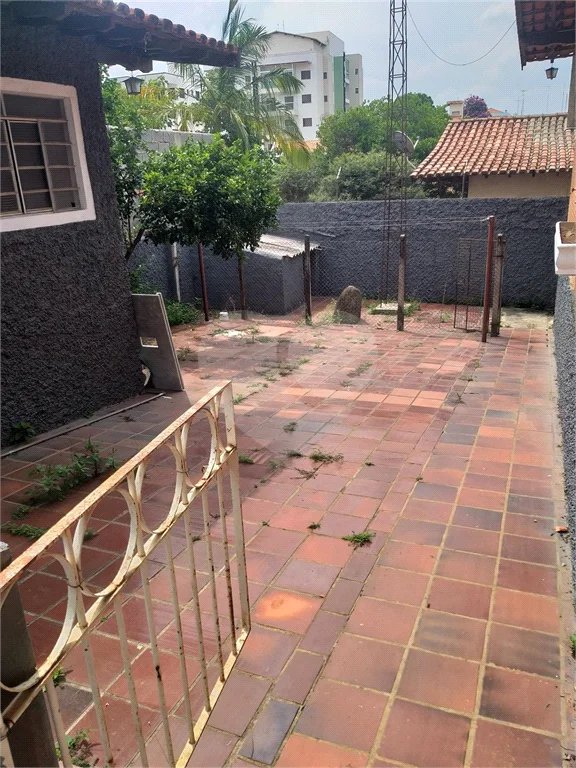 Casa à venda com 4 quartos, sendo 1 suíte,  no Centro, Vinhedo, SP