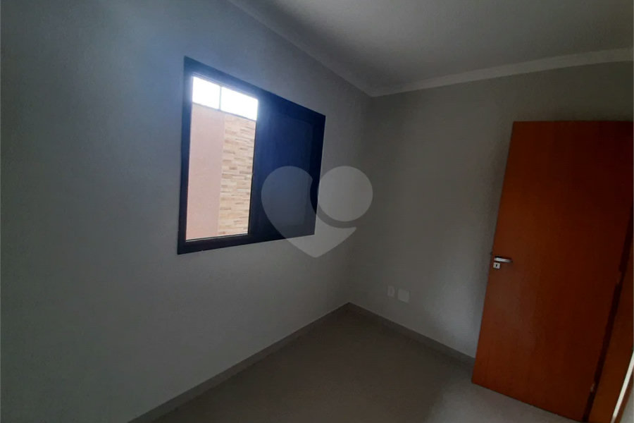 Apartamento com 37m2, 2 quartos, banheiro, sala, cozinha, quintal, SEM vaga de garagem