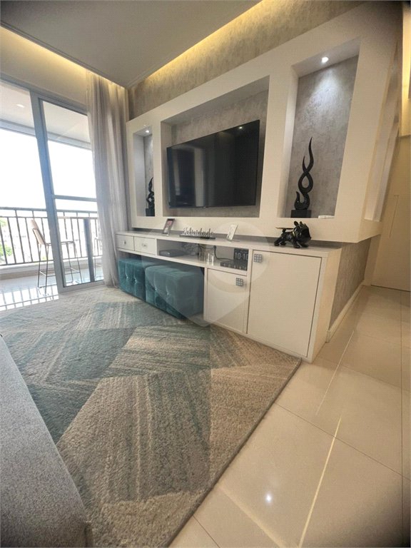 Apartamento. 78 m2, 3 dorm., uma suíte, lavabo, banheito, duas vagas, deposito no sub, varanda gormet.Aceita e estuda Permuta.