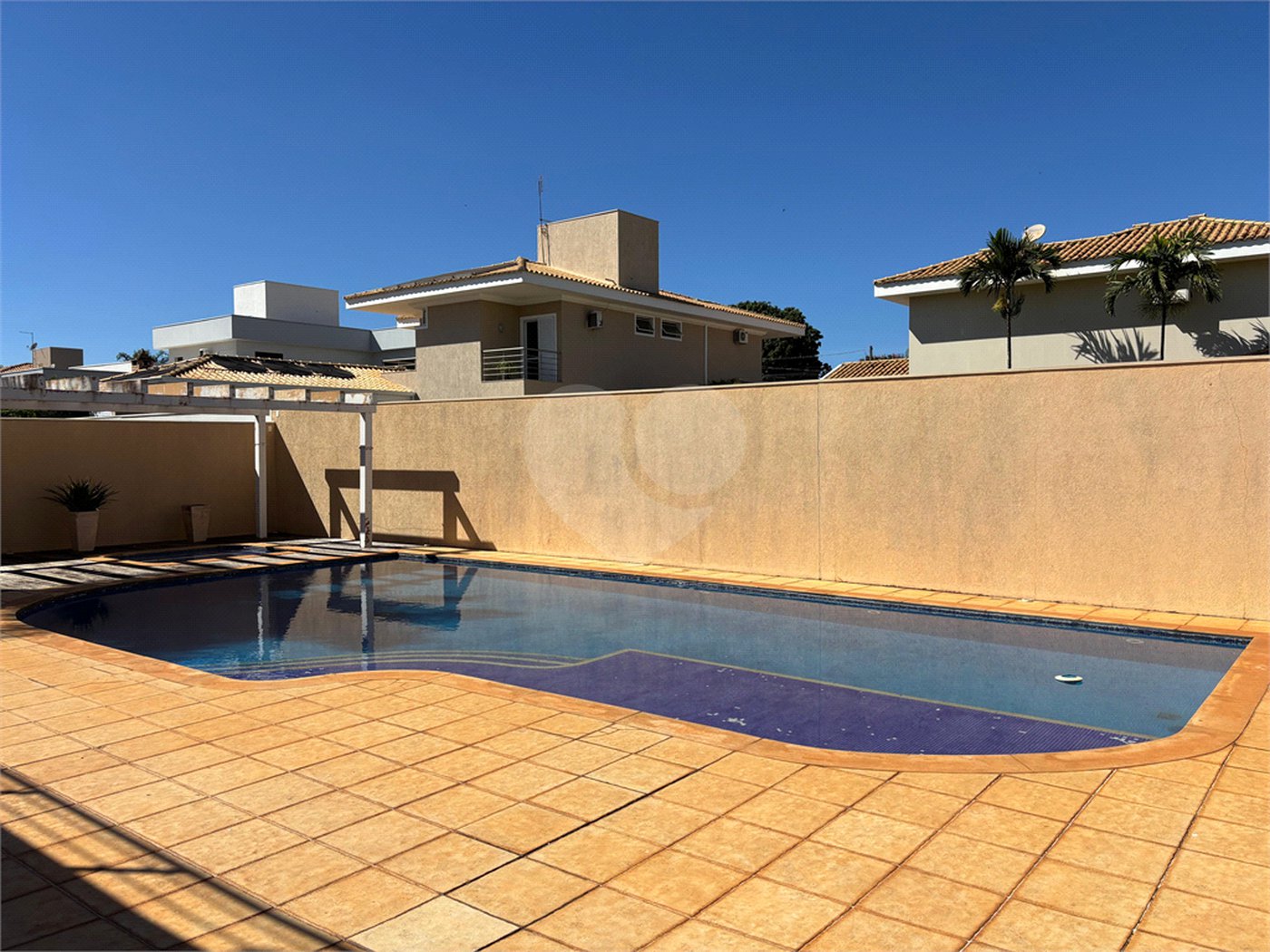 Casa á venda condomínio Damha I