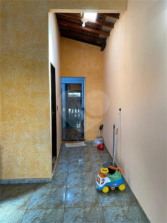 Vende-se casa no Jardim Paulistano 02 dormitórios