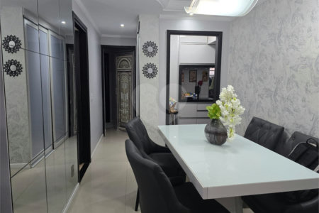 Apartamento de 3 quartos, com garagem, á venda no Cambuci