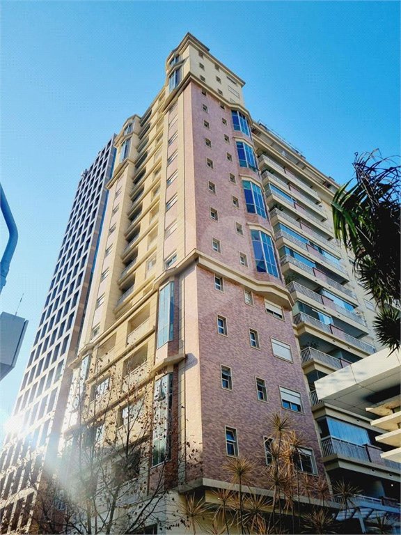 COM RENDA VENDA SO PARA INVESTIDOR Cobertura na Bela Vista com hidro -Com 69m² 1 dormitório 2 vadas Localização ótima perto de tudo Aceita Permuta